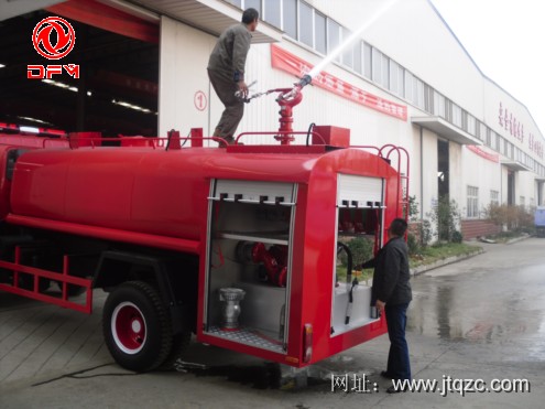 東風(fēng)153消防灑水車(chē)(后面)