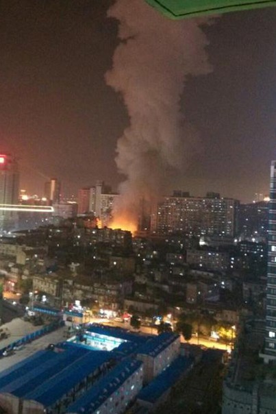 武漢江漢路附近爆竹失火空中鳥(niǎo)瞰圖