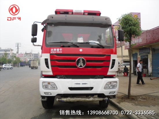 北奔重型消防車側面
