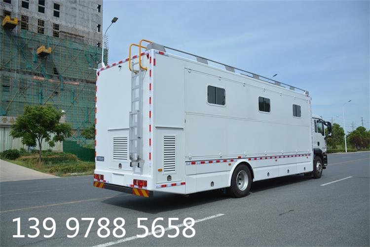 1710900063113474.jpg 汕德卡被服洗滌車(chē)03.jpg